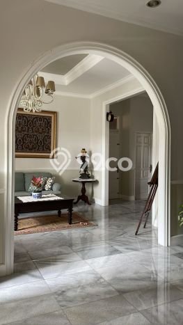 Ready to Use! Luxury House LT 742m2 Desain Elegan di Cipete Ready to Use! Luxury House LT 742m2 Desain Elegan di Cipete