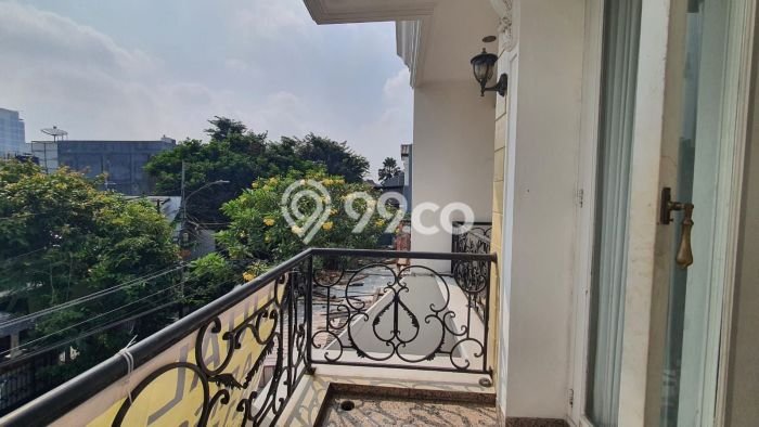 Hunian Mewah LB 250m2 Siap Pakai Desain Elegan di Pondok Indah, Jakarta Selatan Hunian Mewah LB 250m2 Siap Pakai Desain Elegan di Pondok Indah, Jakarta Selatan