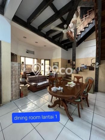 Rumah Luxury Modern Tanpa Renovasi di Cirendeu Jakarta Selatan Rumah Luxury Modern Tanpa Renovasi di Cirendeu Jakarta Selatan