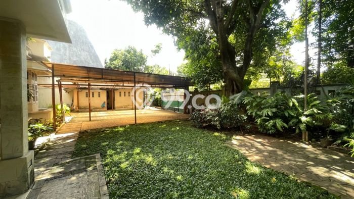 Ready to Use! Premium House LT 635m2 Desain Modern di Cipete Ready to Use! Premium House LT 635m2 Desain Modern di Cipete