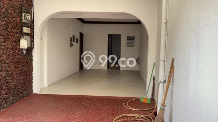 For Sale! Luxury House LT 394m2 Desain Modern di Kemang For Sale! Luxury House LT 394m2 Desain Modern di Kemang