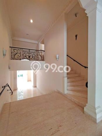 Hunian Modern dengan LT 600m2 & LB 850m2 Disewakan di Kemang Hunian Modern dengan LT 600m2 & LB 850m2 Disewakan di Kemang