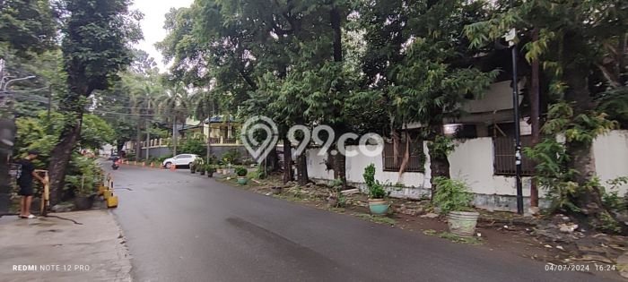 Ready to Use! Premium House LT 493m2 Desain Elegan di Senopati Ready to Use! Premium House LT 493m2 Desain Elegan di Senopati