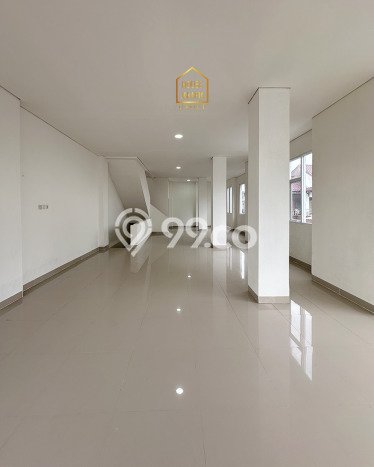Area Ramai! Ruko Dijual di Tebet untuk Bisnis Luas Bangunan 408m2 Area Ramai! Ruko Dijual di Tebet untuk Bisnis Luas Bangunan 408m2