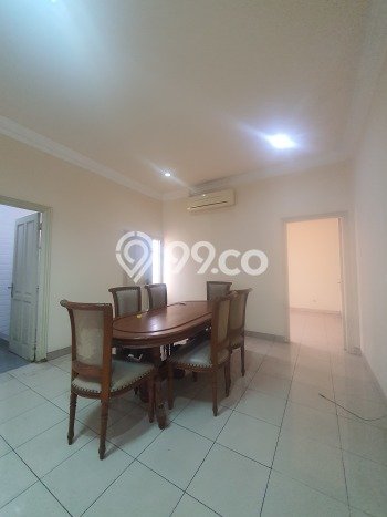 Disewakan! Rumah 4 Kamar Tidur &
3 Kamar Mandi di Pondok Indah, Jakarta Selatan Disewakan! Rumah 4 Kamar Tidur &
3 Kamar Mandi di Pondok Indah, Jakarta Selatan