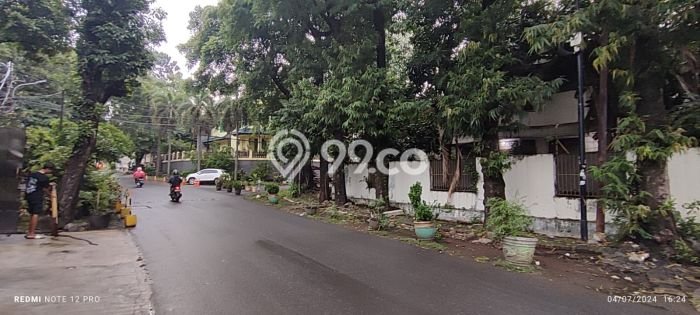 Ready to Use! Premium House LT 493m2 Desain Elegan di Senopati Ready to Use! Premium House LT 493m2 Desain Elegan di Senopati