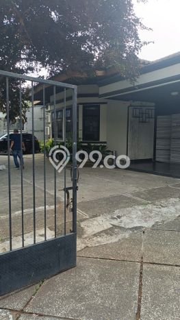 Disewakan! Rumah 4 Kamar Tidur &
4 Kamar Mandi di Kemang, Jakarta Selatan Disewakan! Rumah 4 Kamar Tidur &
4 Kamar Mandi di Kemang, Jakarta Selatan