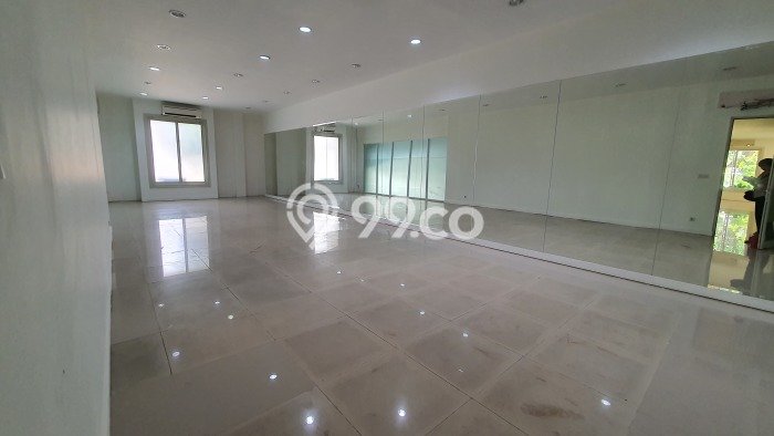 Komersial untuk disewa di Kebayoran Baru punya LT 400m2 & LB 320m2 harga sewa kompetitif Komersial untuk disewa di Kebayoran Baru punya LT 400m2 & LB 320m2 harga sewa kompetitif