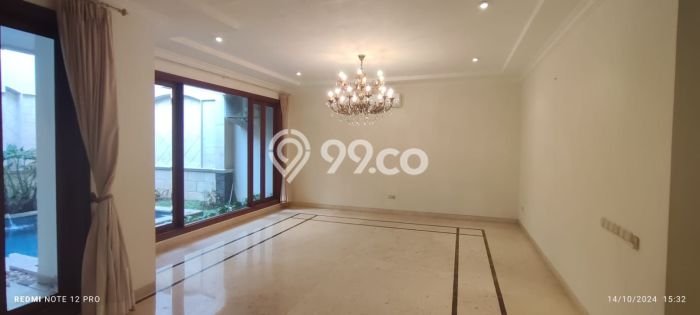 Hunian Ideal dengan LT 450m2 & LB 800m2 Disewakan di Pondok Indah Hunian Ideal dengan LT 450m2 & LB 800m2 Disewakan di Pondok Indah