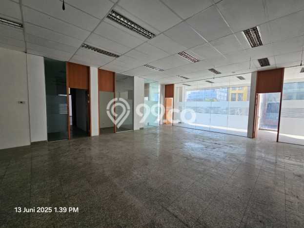 Disewakan Ruko di Kawasan Ramai Blok M Luas 2000m2 Disewakan Ruko di Kawasan Ramai Blok M Luas 2000m2