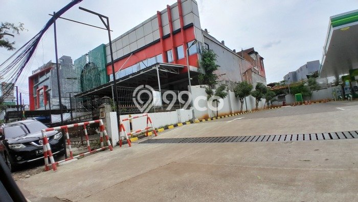 Ruko Disewa di Jakarta Selatan dengan LB 650m2 Area Komersial Ramai Ruko Disewa di Jakarta Selatan dengan LB 650m2 Area Komersial Ramai