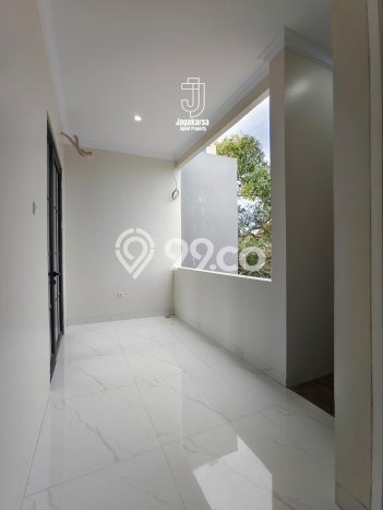 Siap Huni Rumah Mewah 4 Kamar di Jagakarsa Dekat ke Mana Pun Siap Huni Rumah Mewah 4 Kamar di Jagakarsa Dekat ke Mana Pun