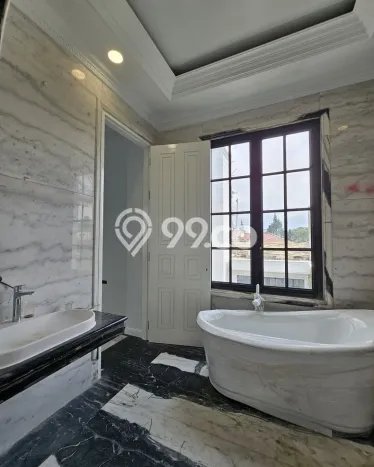 Rumah Elit Modern Tanpa Renovasi di Pondok Indah Jakarta Selatan Rumah Elit Modern Tanpa Renovasi di Pondok Indah Jakarta Selatan