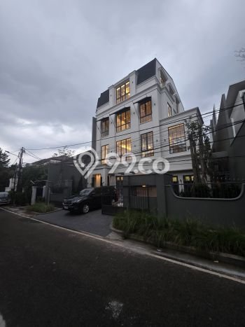 Siap Huni Hunian Elit 5 Kamar di Kebayoran Baru Dekat ke Mana Saja Siap Huni Hunian Elit 5 Kamar di Kebayoran Baru Dekat ke Mana Saja