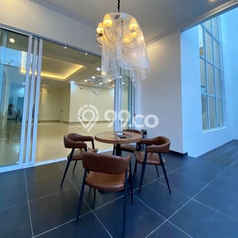 Rumah Luxury Modern Tanpa Renovasi di Pondok Indah Jakarta Selatan Rumah Luxury Modern Tanpa Renovasi di Pondok Indah Jakarta Selatan