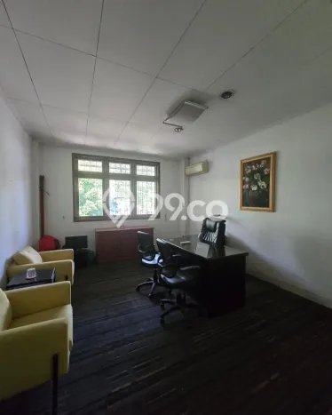 For Sale! Premium House LT 671m2 Desain Elegan di Simprug For Sale! Premium House LT 671m2 Desain Elegan di Simprug