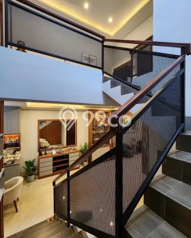 Rumah Elit LB 200m2 Siap Pakai Desain Elegan di Pondok Indah, Jakarta Selatan Rumah Elit LB 200m2 Siap Pakai Desain Elegan di Pondok Indah, Jakarta Selatan