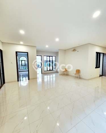 Ready to Use! Luxury House LT 155m2 Desain Elegan di Ampera Ready to Use! Luxury House LT 155m2 Desain Elegan di Ampera