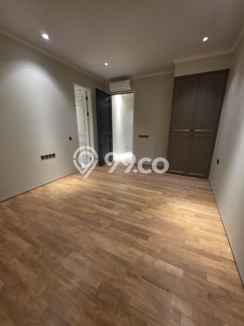 Siap Huni Hunian Elit 5 Kamar di Kebayoran Baru Dekat ke Mana Saja Siap Huni Hunian Elit 5 Kamar di Kebayoran Baru Dekat ke Mana Saja
