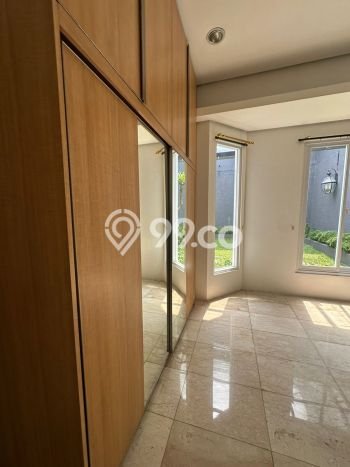 Hunian Modern Untuk Disewakan di Pondok Indah Jakarta Selatan 4 KT & 3 KM Hunian Modern Untuk Disewakan di Pondok Indah Jakarta Selatan 4 KT & 3 KM