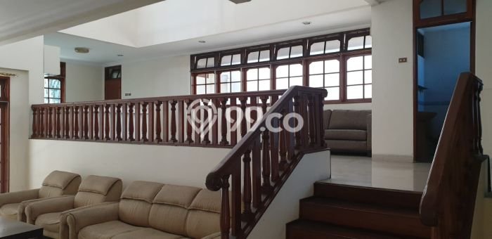 Rumah Luxury Modern Siap Huni di Pondok Indah Jakarta Selatan Rumah Luxury Modern Siap Huni di Pondok Indah Jakarta Selatan