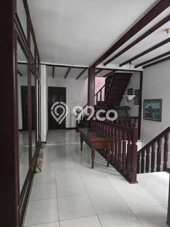 Dijual Rumah Mewah Megah Dengan View Cantik di Senopati, Jakarta Selatan Dijual Rumah Mewah Megah Dengan View Cantik di Senopati, Jakarta Selatan
