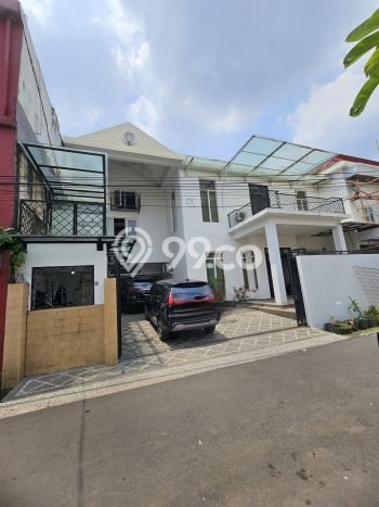 Rumah Elit Akses Strategis di Jakarta Selatan Unfurnished Rumah Elit Akses Strategis di Jakarta Selatan Unfurnished