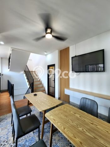 Dijual Kost Strategis di Kebayoran Baru, Jakarta Selatan 29 KT, 29 KM, Luas Bangunan 450m2 Dijual Kost Strategis di Kebayoran Baru, Jakarta Selatan 29 KT, 29 KM, Luas Bangunan 450m2