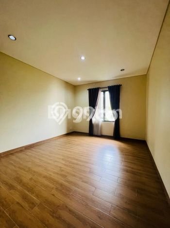 Rumah Mewah LB 500m2 Siap Huni Desain Elegan di Sentul City, Bogor Rumah Mewah LB 500m2 Siap Huni Desain Elegan di Sentul City, Bogor
