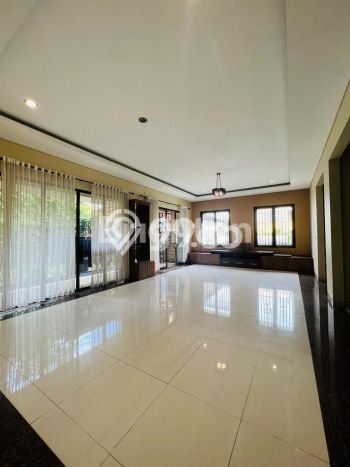 Rumah Mewah LB 500m2 Siap Huni Desain Elegan di Sentul City, Bogor Rumah Mewah LB 500m2 Siap Huni Desain Elegan di Sentul City, Bogor