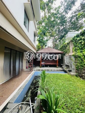 Rumah Mewah LB 500m2 Siap Huni Desain Elegan di Sentul City, Bogor Rumah Mewah LB 500m2 Siap Huni Desain Elegan di Sentul City, Bogor
