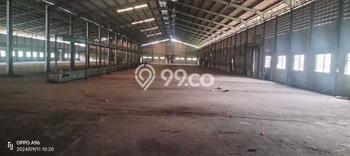 Gudang Kawasan Jati Uwung, Luas 5300m2m², Posisi Jalan Utama Gudang Kawasan Jati Uwung, Luas 5300m2m², Posisi Jalan Utama