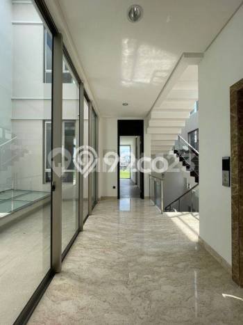 Rumah Elit Modern Tanpa Renovasi di Golf Island Jakarta Utara Rumah Elit Modern Tanpa Renovasi di Golf Island Jakarta Utara