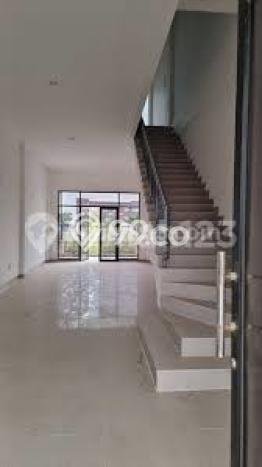 LOKASI STRATEGIS! Ruko di Pantai Indah Kapuk 2, Luas 475m², Sentra Perdagangan LOKASI STRATEGIS! Ruko di Pantai Indah Kapuk 2, Luas 475m², Sentra Perdagangan