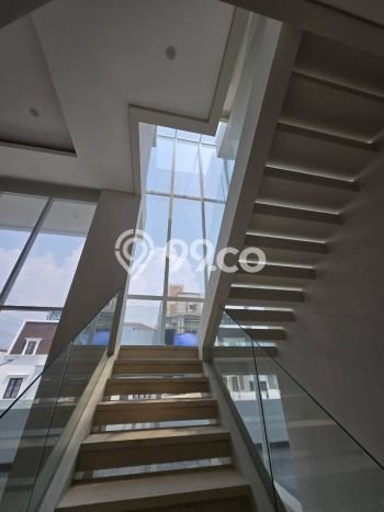 Rumah Elit Modern Siap Huni di Pantai Indah Kapuk Jakarta Utara Rumah Elit Modern Siap Huni di Pantai Indah Kapuk Jakarta Utara