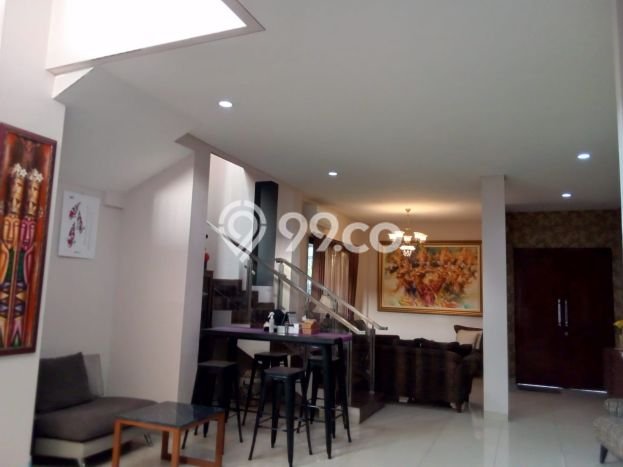 Dijual Rumah Mewah Elegan Dengan View Cantik di Meruya, Jakarta Barat Dijual Rumah Mewah Elegan Dengan View Cantik di Meruya, Jakarta Barat