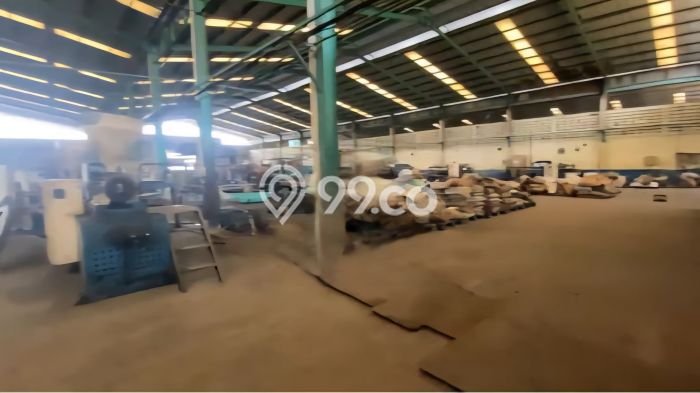 Pabrik paling strategis disewakan di Periuk Tangerang Pabrik paling strategis disewakan di Periuk Tangerang