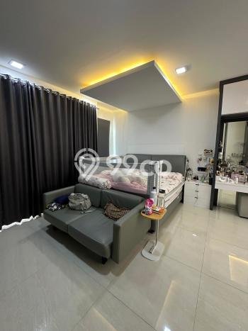 Rumah Luxury Modern Tanpa Renovasi di Green Lake City Jakarta Barat Rumah Luxury Modern Tanpa Renovasi di Green Lake City Jakarta Barat