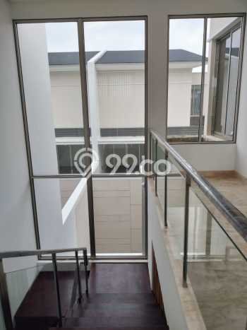 For Sale! Luxury House LT 200m2 Desain Elegan di Golf Island For Sale! Luxury House LT 200m2 Desain Elegan di Golf Island