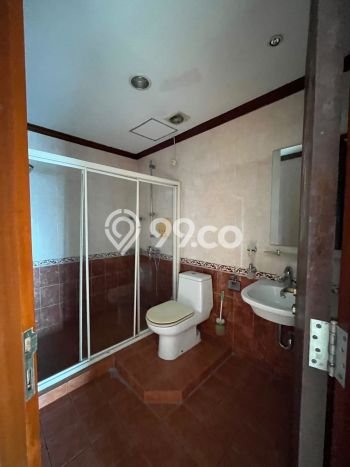 Siap Huni Apartemen Prestisius di Pantai Mutiara 6 Kamar & 3 Kamar Mandi Siap Huni Apartemen Prestisius di Pantai Mutiara 6 Kamar & 3 Kamar Mandi