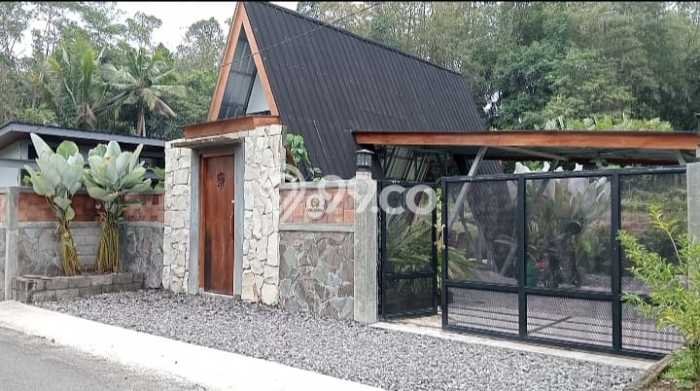 DIJUAL CEPAT! Rumah Ready Stock Area Strategis Pakem, Luas 683m2m² Bangunan 400m2m² DIJUAL CEPAT! Rumah Ready Stock Area Strategis Pakem, Luas 683m2m² Bangunan 400m2m²