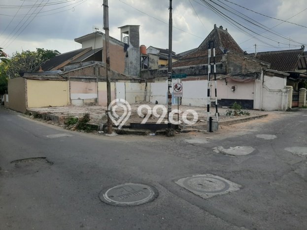 LOKASI STRATEGIS! Tanah di Depok, Luas 204m2m², Area Asri, Cocok untuk Investasi LOKASI STRATEGIS! Tanah di Depok, Luas 204m2m², Area Asri, Cocok untuk Investasi
