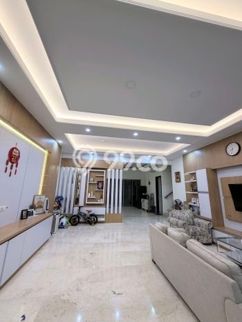 For Sale! Luxury House LT 200m2 Desain Elegan di Pantai Indah Kapuk For Sale! Luxury House LT 200m2 Desain Elegan di Pantai Indah Kapuk