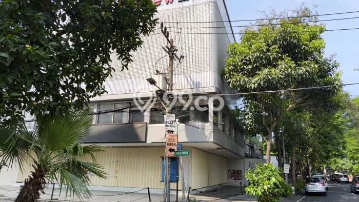 Area Ramai! Kantor Dijual di Genteng untuk Bisnis Luas Bangunan 2500m2 Area Ramai! Kantor Dijual di Genteng untuk Bisnis Luas Bangunan 2500m2