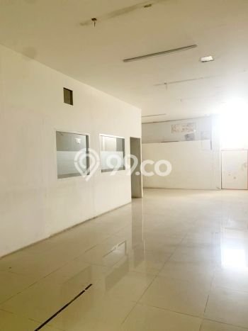 Unit Gudang Disewakan di Daan Mogot di Area Ramai & Strategis Unit Gudang Disewakan di Daan Mogot di Area Ramai & Strategis