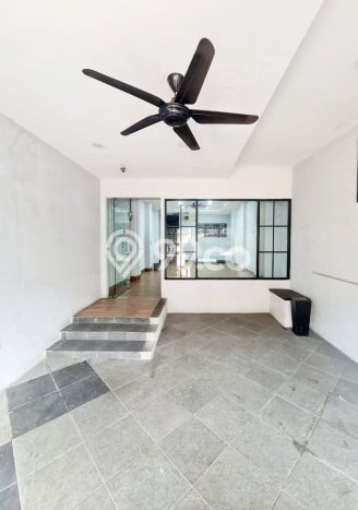 For Rent Ruko Kawasan Strategis Kawasan Tambora, Luas 200m², Siap Operasi For Rent Ruko Kawasan Strategis Kawasan Tambora, Luas 200m², Siap Operasi