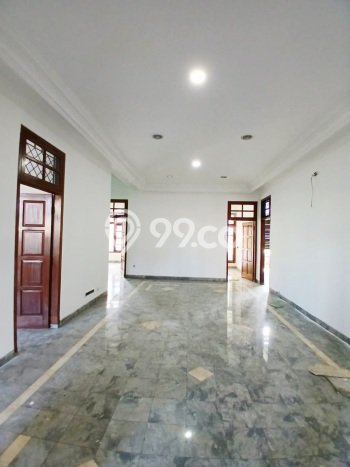 Rumah Luxury Modern Siap Huni di Puri Indah Jakarta Barat Rumah Luxury Modern Siap Huni di Puri Indah Jakarta Barat