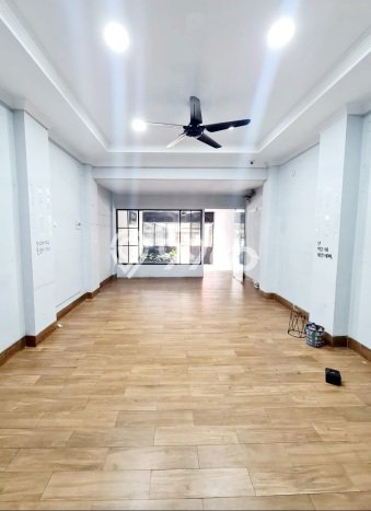 For Rent Ruko Kawasan Strategis Kawasan Tambora, Luas 200m², Siap Operasi For Rent Ruko Kawasan Strategis Kawasan Tambora, Luas 200m², Siap Operasi