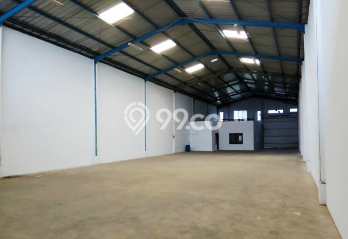 Gudang Disewa di Tangerang dengan LB 600m2 Area Komersial Ramai Gudang Disewa di Tangerang dengan LB 600m2 Area Komersial Ramai