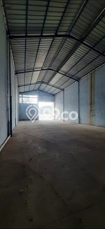 Gudang Disewa di Tangerang dengan LB 180m2 Area Komersial Ramai Gudang Disewa di Tangerang dengan LB 180m2 Area Komersial Ramai